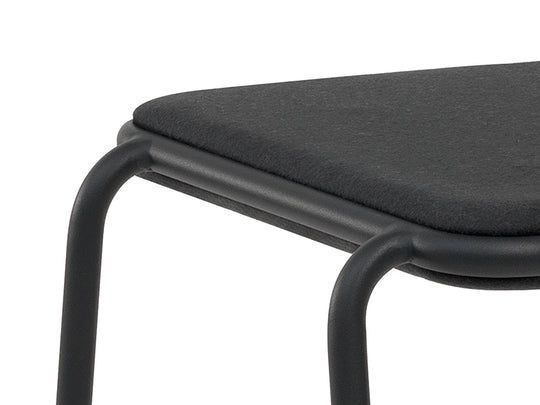 HEiGHT WiDTH CHAiR